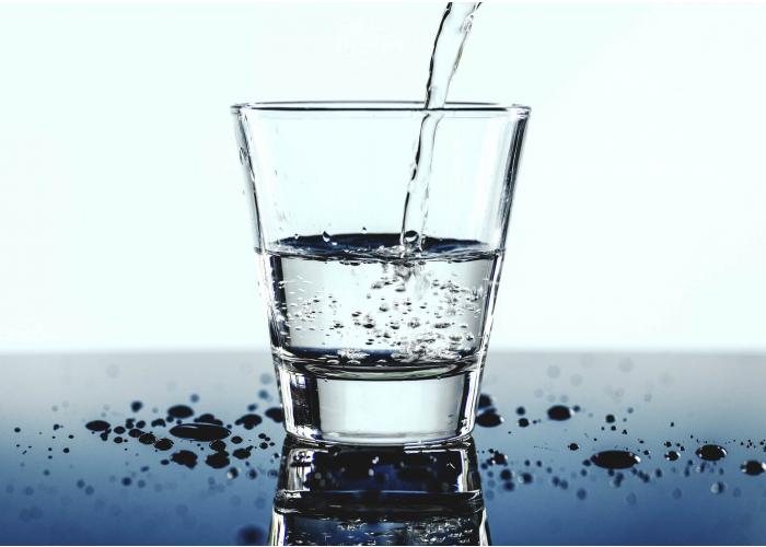 11 reasons drinking water is good for you